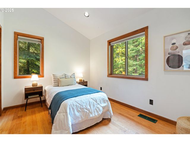 18 GREENWOOD Rd, Trout Lake, WA 98650