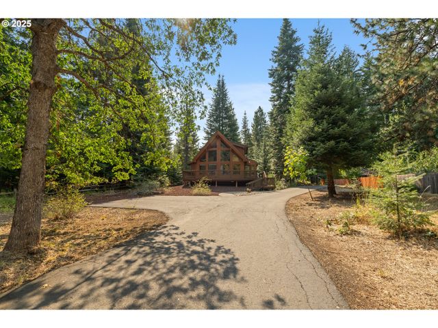 18 GREENWOOD Rd, Trout Lake, WA 98650