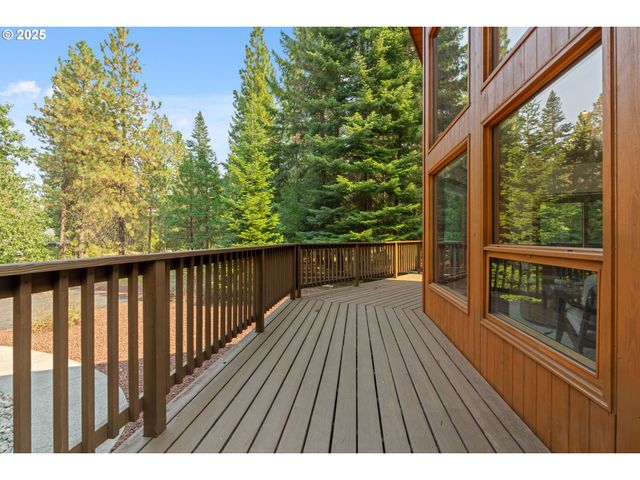 18 GREENWOOD Rd, Trout Lake, WA 98650