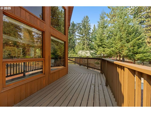 18 GREENWOOD Rd, Trout Lake, WA 98650