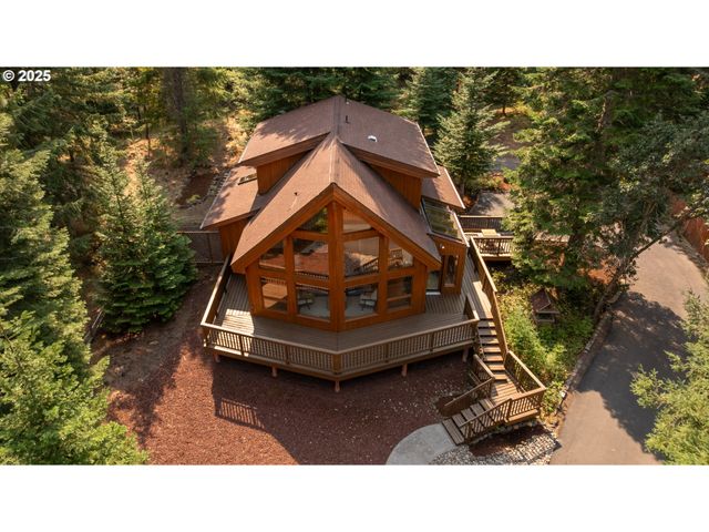 18 GREENWOOD Rd, Trout Lake, WA 98650