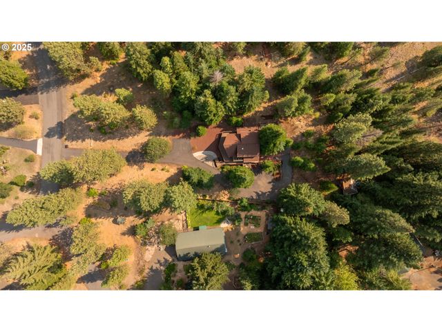 18 GREENWOOD Rd, Trout Lake, WA 98650