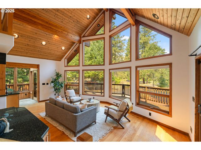 18 GREENWOOD Rd, Trout Lake, WA 98650