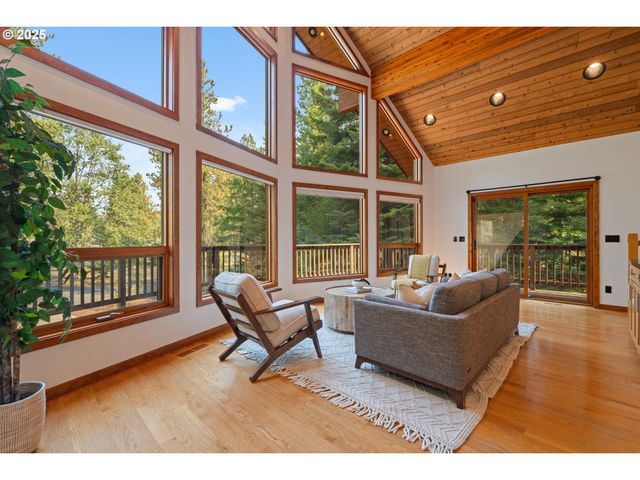 18 GREENWOOD Rd, Trout Lake, WA 98650