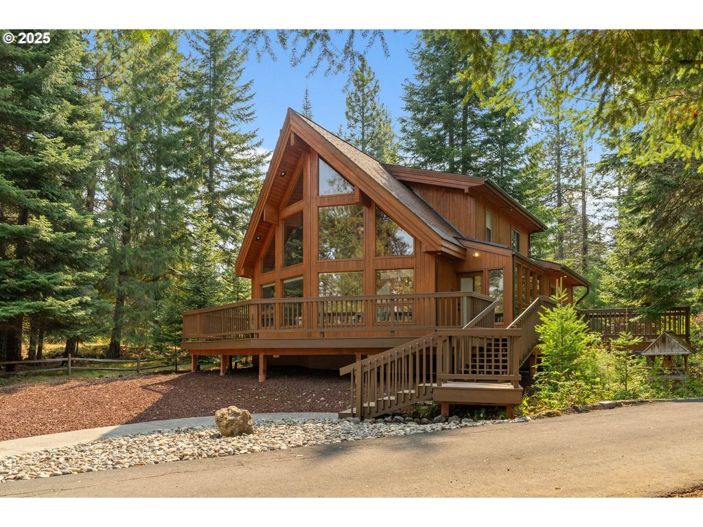 18 GREENWOOD Rd, Trout Lake, WA 98650