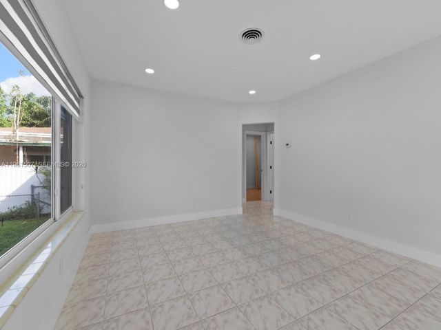 104 E 58th St 1, Hialeah, FL 33013