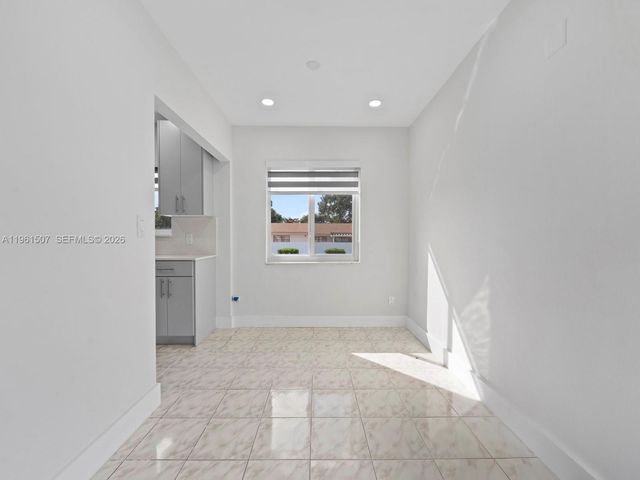 104 E 58th St 1, Hialeah, FL 33013