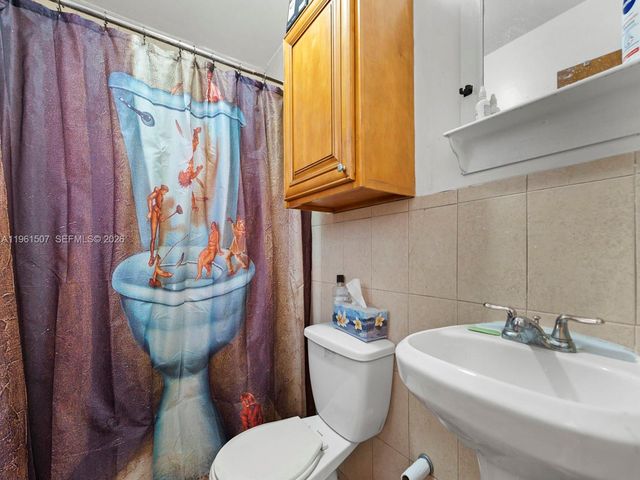 104 E 58th St 1, Hialeah, FL 33013