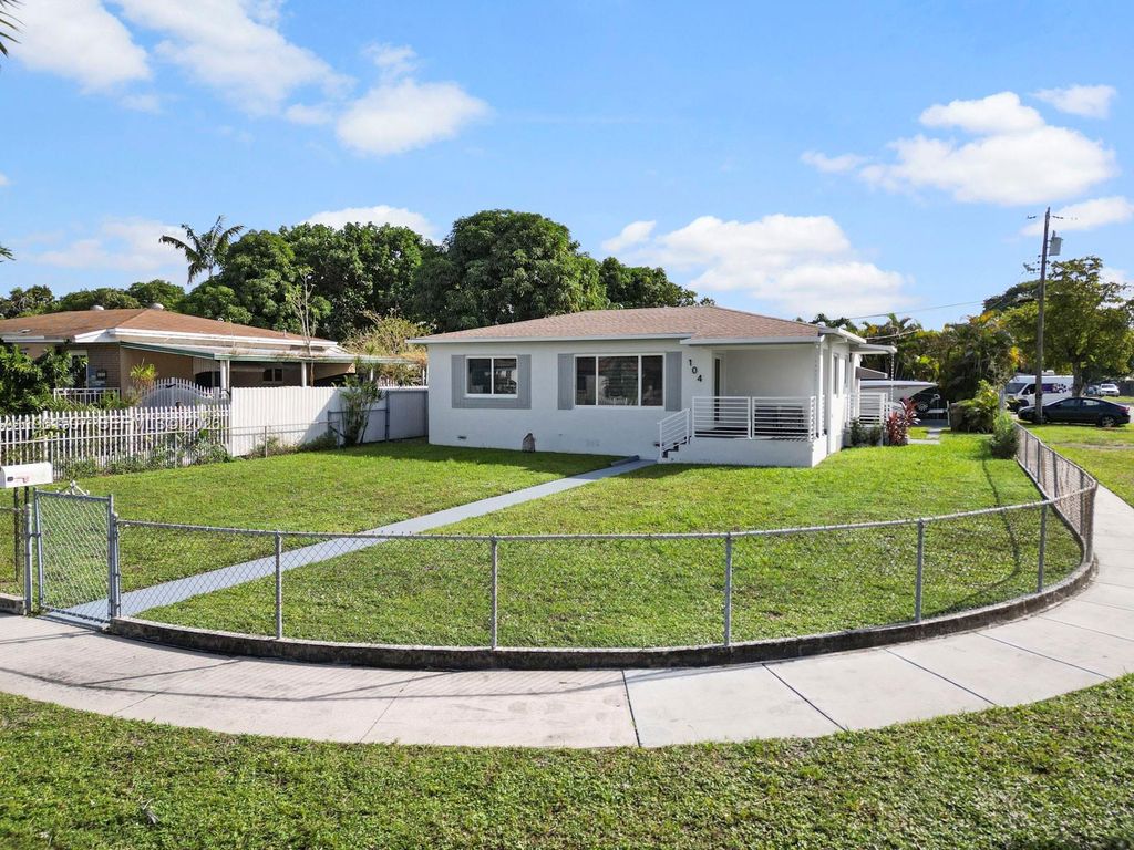 104 E 58th St 1, Hialeah, FL 33013