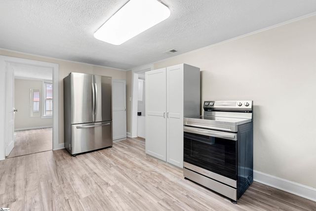26 8th Street, Greer, SC 29651