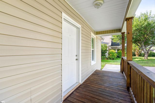 26 8th Street, Greer, SC 29651