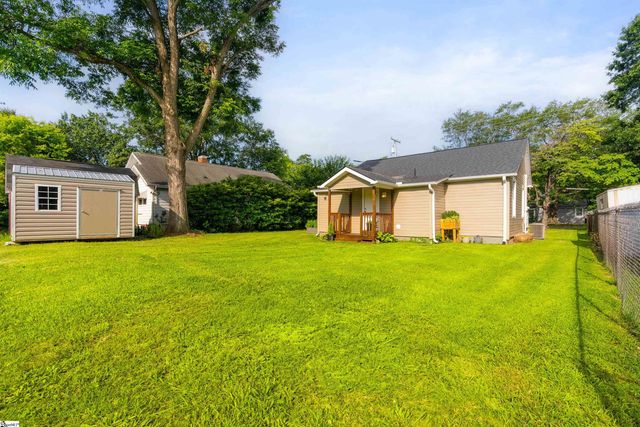26 8th Street, Greer, SC 29651