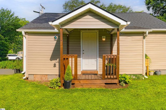 26 8th Street, Greer, SC 29651