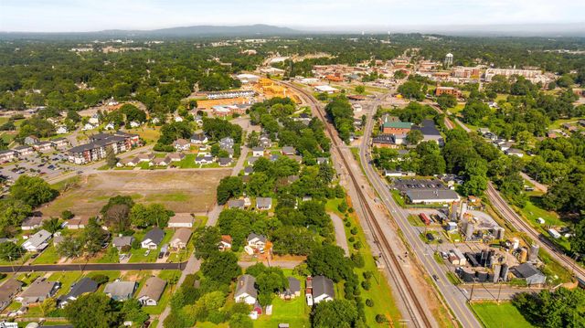 26 8th Street, Greer, SC 29651