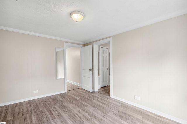26 8th Street, Greer, SC 29651