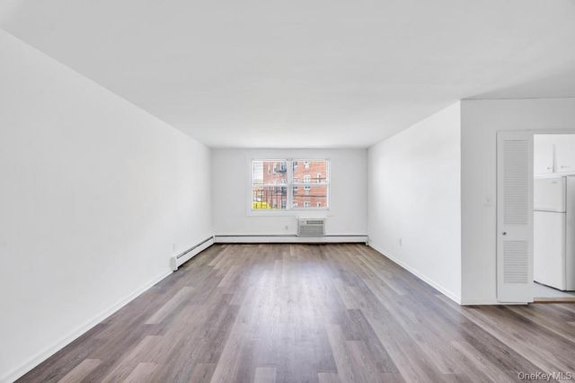 111 S Centre Avenue 2VV, Rockville Centre, NY 11570