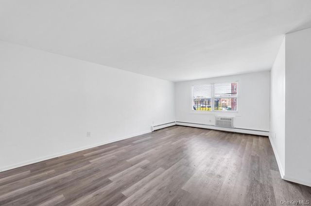 111 S Centre Avenue 2VV, Rockville Centre, NY 11570