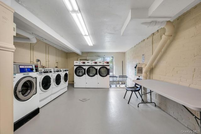 111 S Centre Avenue 2VV, Rockville Centre, NY 11570