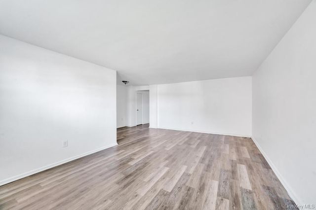 111 S Centre Avenue 2VV, Rockville Centre, NY 11570