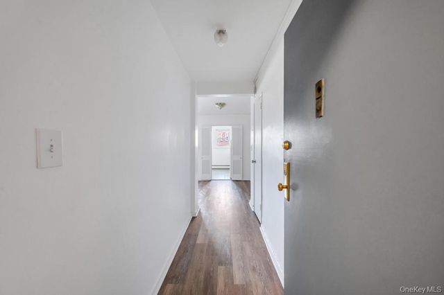 111 S Centre Avenue 2VV, Rockville Centre, NY 11570