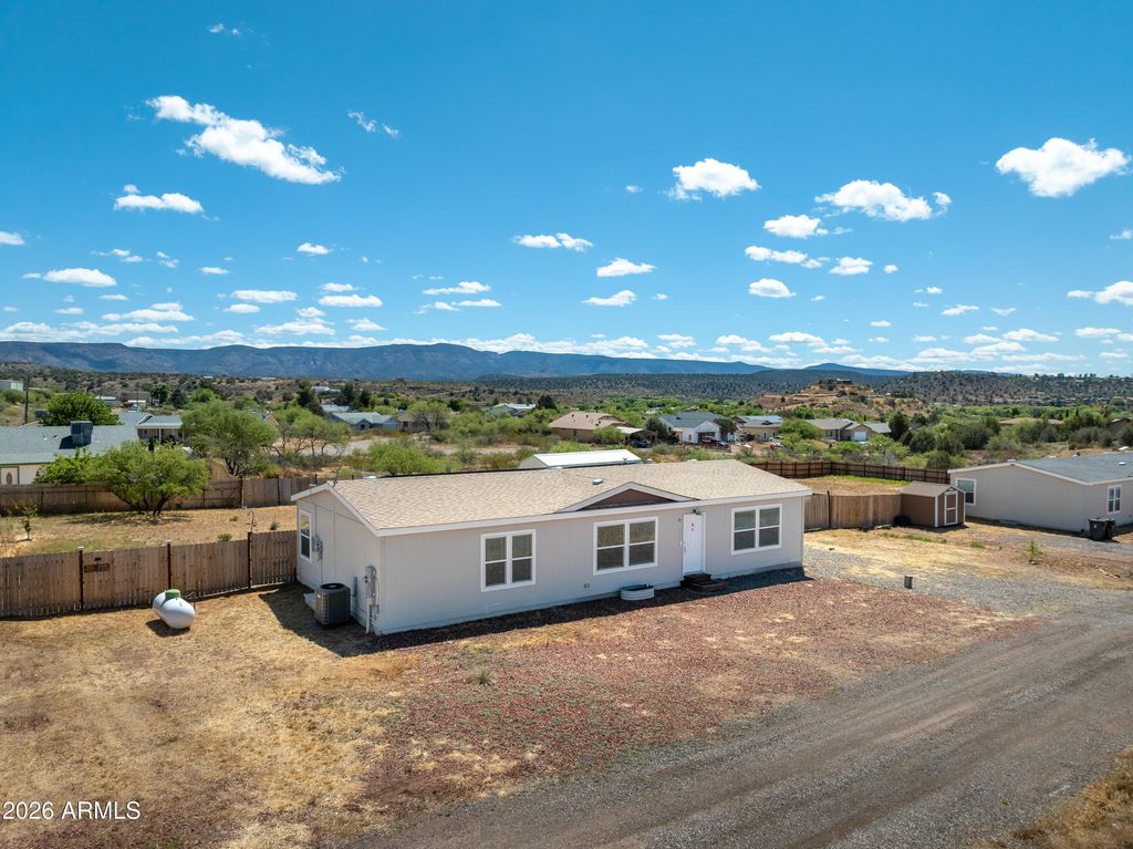 Image 2 of property listing at 5885 N ROBIN LYNN Lane, Rimrock, AZ 86335