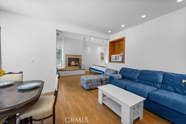 38512 North Shore Drive, Fawnskin, CA 92333