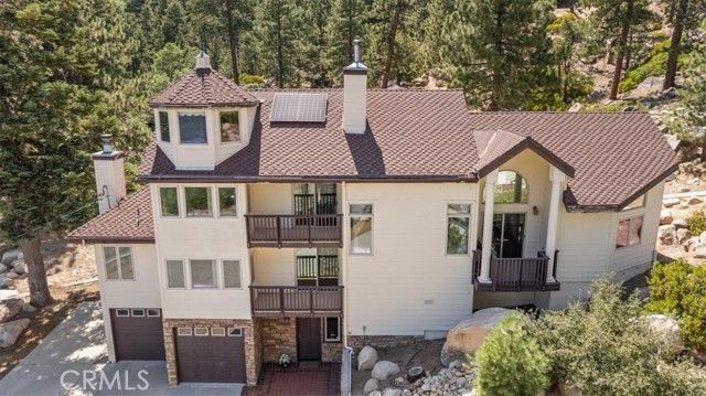 38512 North Shore Drive, Fawnskin, CA 92333