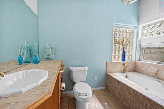 38512 North Shore Drive, Fawnskin, CA 92333