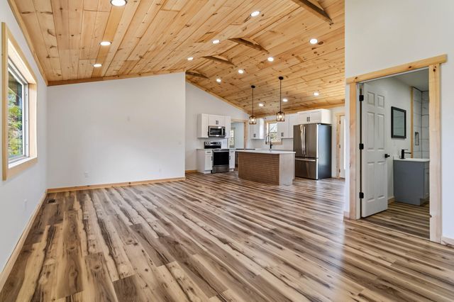 4249 State Highway 1651, Pine Knot, KY 42635