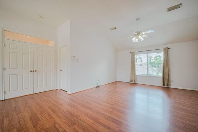 9218 Memorial Pines Way, Spring, TX 77379