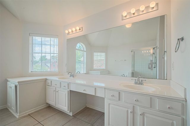 9218 Memorial Pines Way, Spring, TX 77379