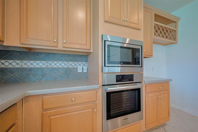 9218 Memorial Pines Way, Spring, TX 77379