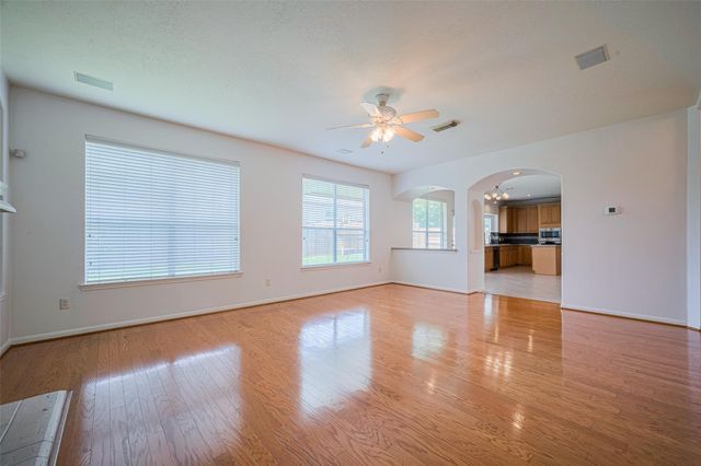 9218 Memorial Pines Way, Spring, TX 77379