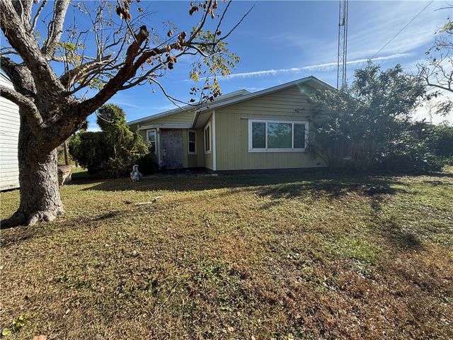 9185 100th Court, Vero Beach, FL 32967