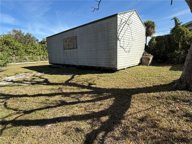 9185 100th Court, Vero Beach, FL 32967