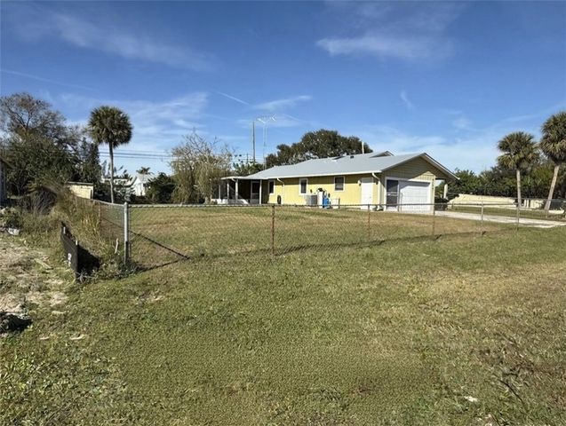 9185 100th Court, Vero Beach, FL 32967