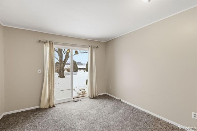 49990 Helfer Blvd, Wixom, MI 48393