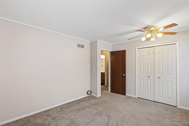 49990 Helfer Blvd, Wixom, MI 48393