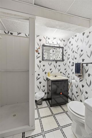 49990 Helfer Blvd, Wixom, MI 48393