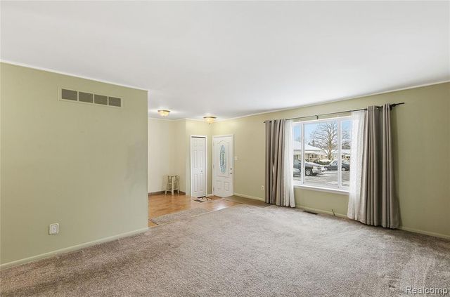 49990 Helfer Blvd, Wixom, MI 48393