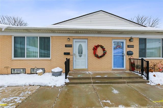 49990 Helfer Blvd, Wixom, MI 48393