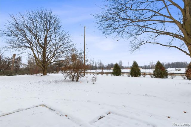 49990 Helfer Blvd, Wixom, MI 48393