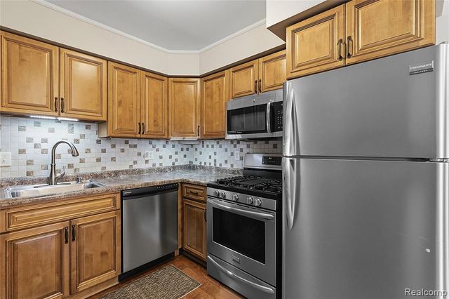 49990 Helfer Blvd, Wixom, MI 48393