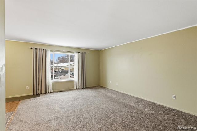 49990 Helfer Blvd, Wixom, MI 48393