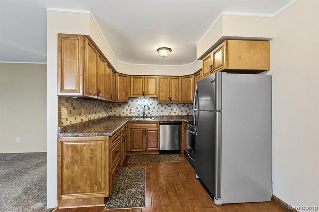 49990 Helfer Blvd, Wixom, MI 48393