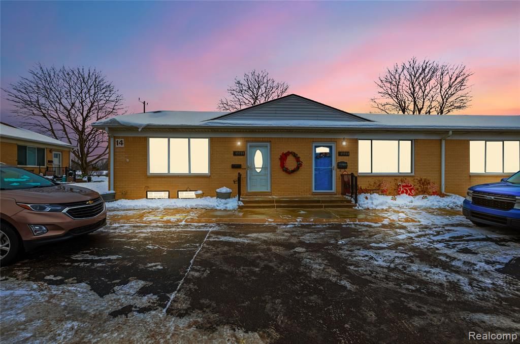 49990 Helfer Blvd, Wixom, MI 48393