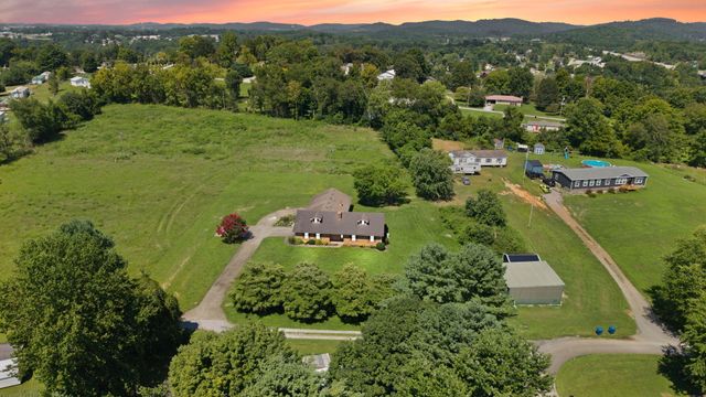 172 Walden Lane, Bronston, KY 42518