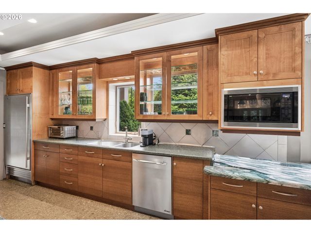 20088 S ATHENS Dr, Oregon City, OR 97045