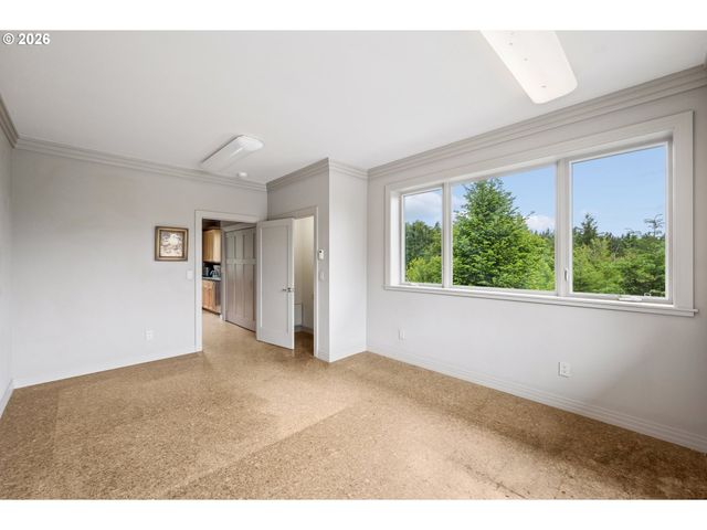 20088 S ATHENS Dr, Oregon City, OR 97045