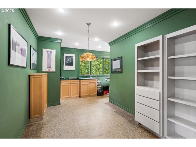 20088 S ATHENS Dr, Oregon City, OR 97045